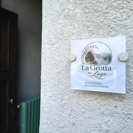 La Grotta Sul - Lakefront, Wi-fi & Private Parking Lejlighed