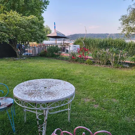 La Grotta Sul - Lakefront, Wi-fi & Private Parking Lejlighed