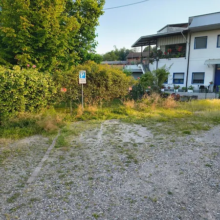 La Grotta Sul - Lakefront, Wi-fi & Private Parking Lejlighed